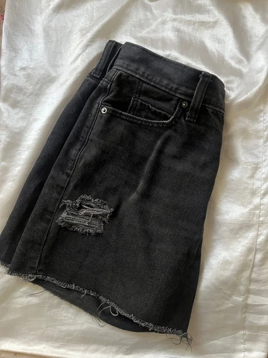 Old Navy High-Rise Slouchy Straight Jeans - Black - Picture 3 of 4